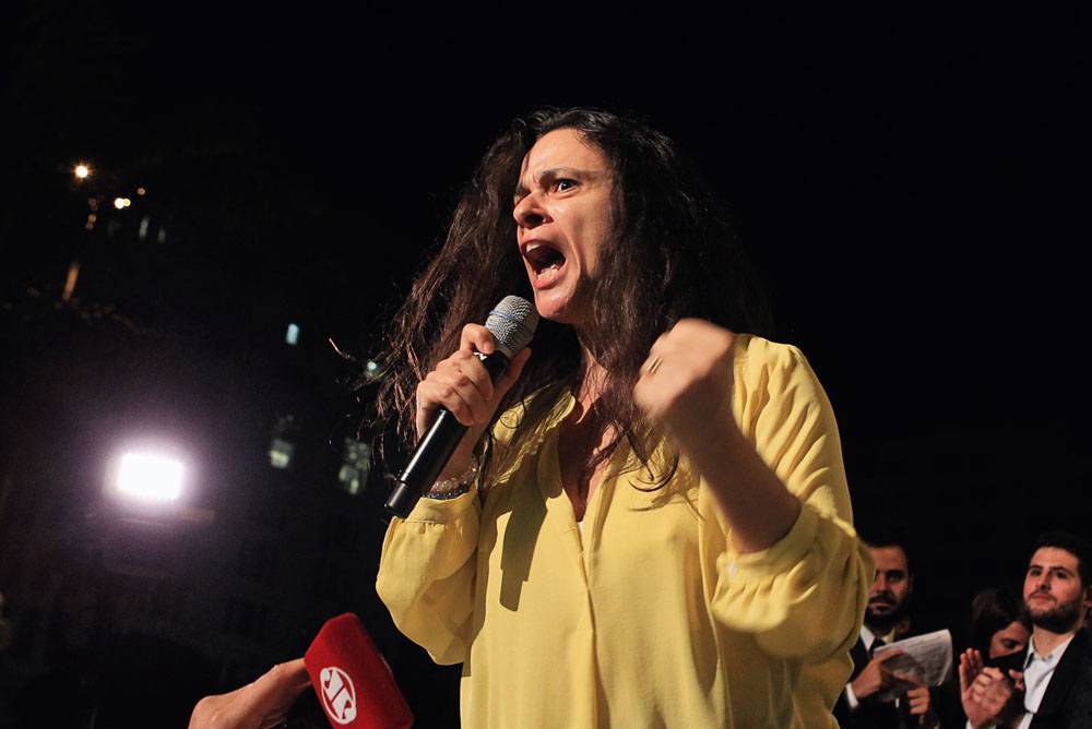 Janaina Paschoal critica doação de comida na cracolândia; padre rebate