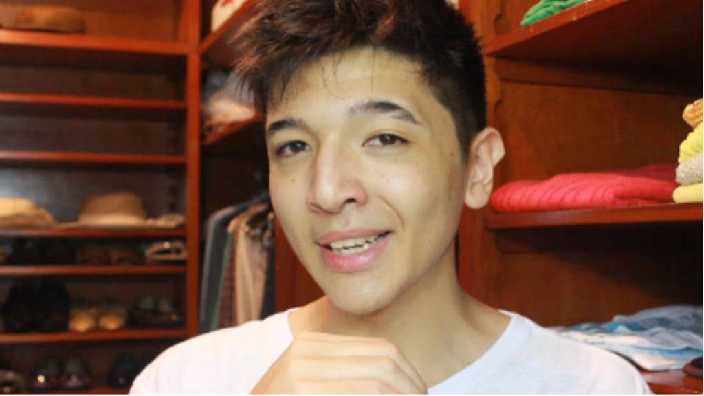 YouTuber enfurece fãs ao contar detalhes da primeira vez com ex-namorada em livro