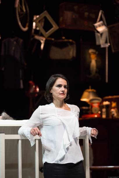 Cena de A Descida do Monte Morgan: espetáculo aborda a bigamia Cena de A Descida do Monte Morgan: espetáculo aborda a bigamia