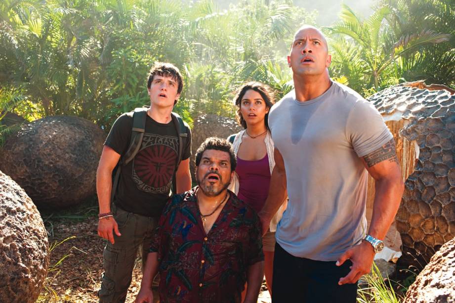 Josh Hutcherson, Luis Guzmán, Vanessa Hudgens e Dwayne Johnson: uma surpresa atrás da outra