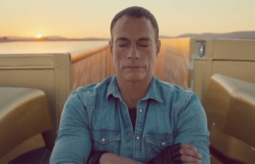 Jean-Claude Van Damme faz cena espetacular em anúncio de caminhão; assista
