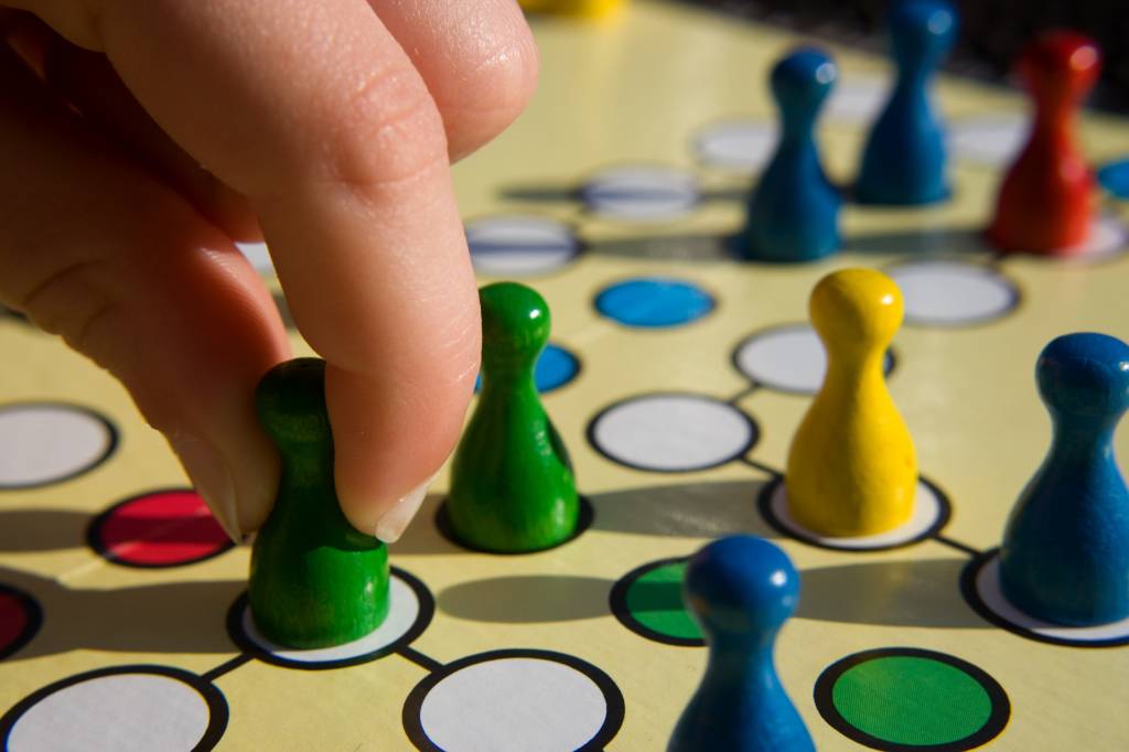 Três jogos de cartas para imprimir e jogar de graça