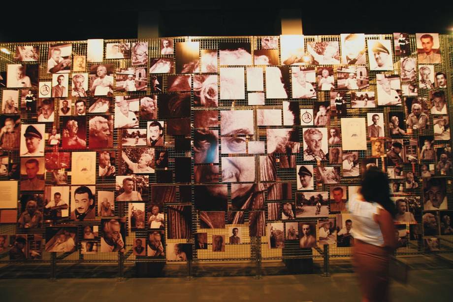 Mosaico com fotografias de Jorge Amado: montagem excelente Mosaico com fotografias de Jorge Amado: montagem excelente