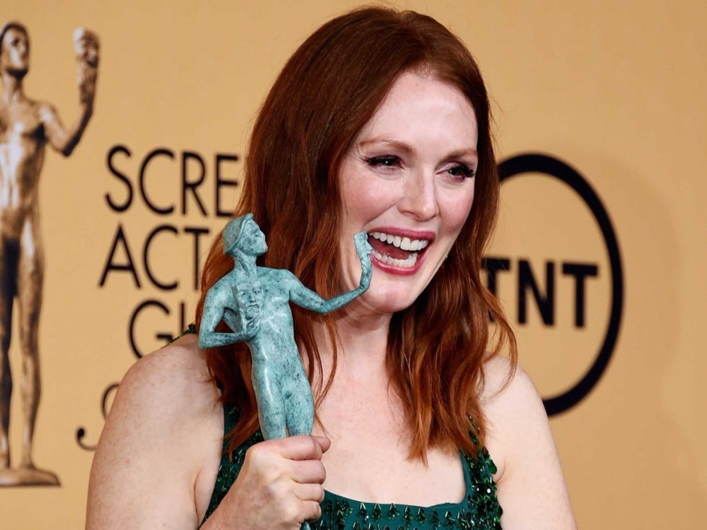 Julianne Moore foi a melhor atriz no SAG