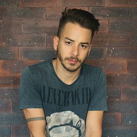 Junior Lima vai se casar em outubro com Mônica Benini