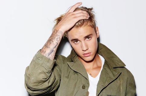 Fãs de Justin Bieber madrugam em fila na Avenida Paulista para comprar ingressos para show na capital