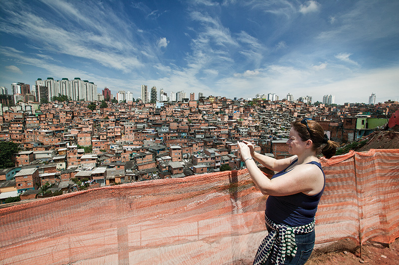 karen-young-aprecia-vista-de-paraisopolis.jpeg