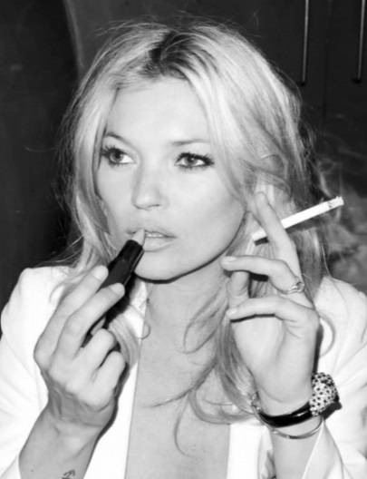 Nada de fotos em almoço para Kate Moss em São Paulo