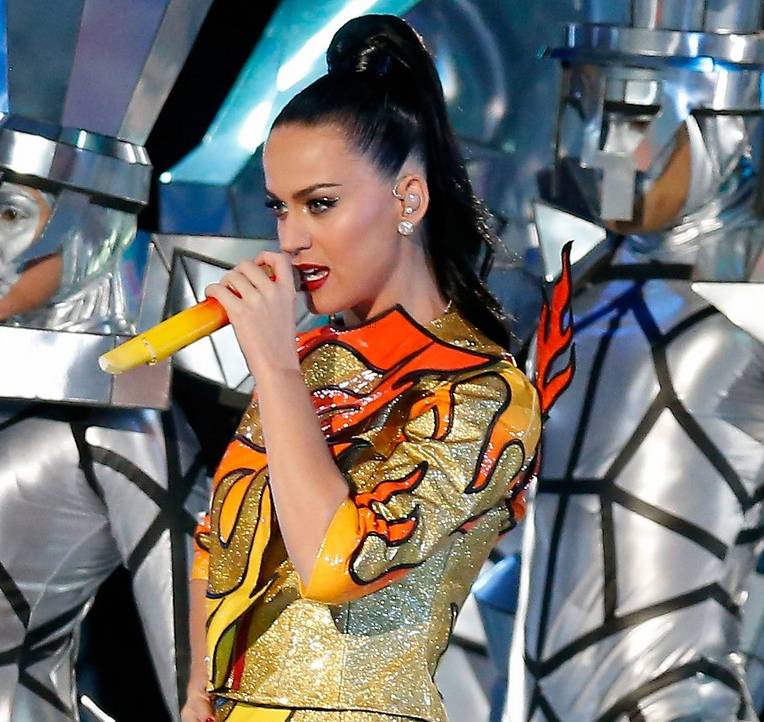 Sucesso no Super Bowl, make de Katy Perry é inspiração para o carnaval