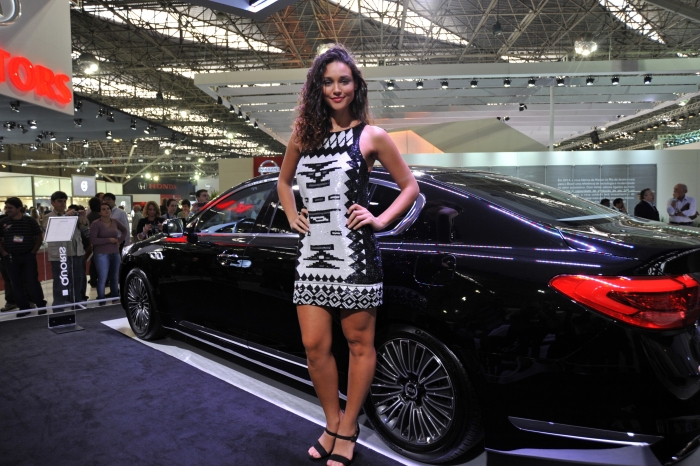 KIA Quoris: primeiro sedã da montadora com tração traseira KIA Quoris: primeiro sedã da montadora com tração traseira