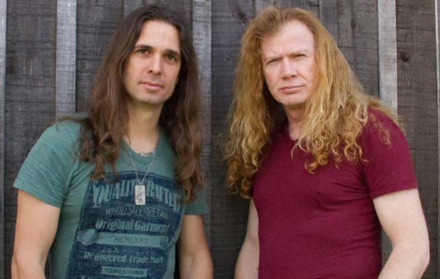 Kiko Loureiro, do Angra, é o novo guitarrista do Megadeth