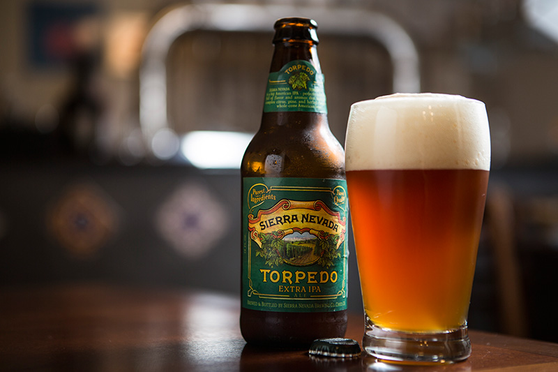Uma india pale ale americana, a Sierra Nevada Torpedo apresenta coloração âmbar Uma india pale ale americana, a Sierra Nevada Torpedo apresenta coloração âmbar