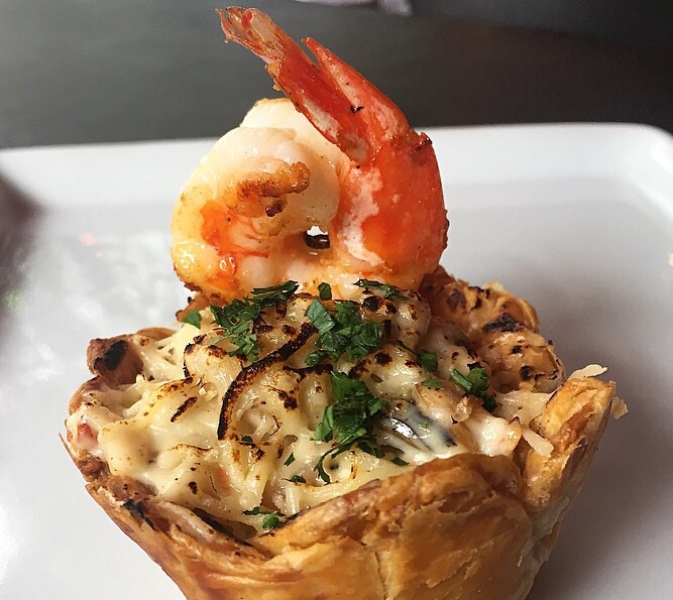 Gratinado de frutos do mar: no cestinho de massa