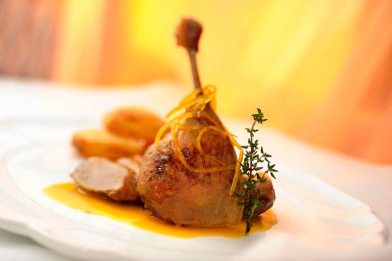 Receita: confit de pato ao molho de laranja, do La Casserole