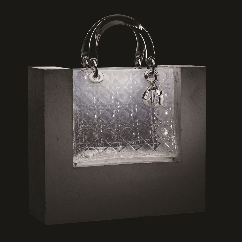 A bolsa icônica pelo olhar da artista francesa Morgane Tschiember