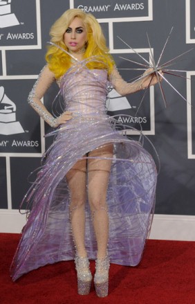 lady-gaga-glittery-dress-img-32432