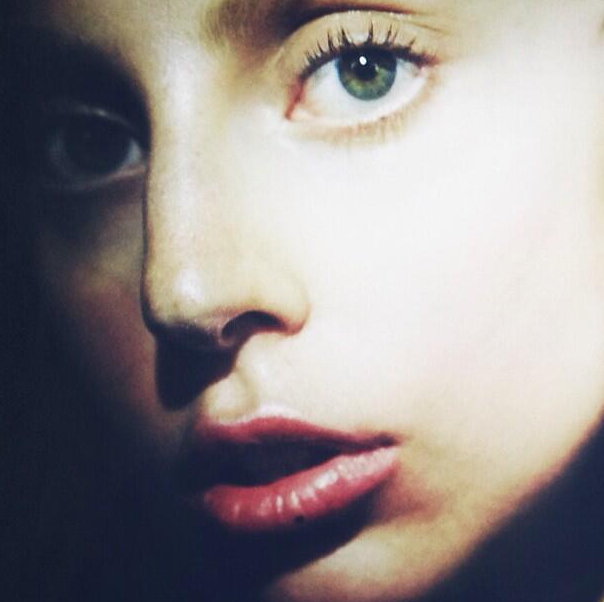 Lady Gaga sem maquiagem – e sem roupa