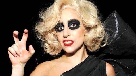 Lady Gaga admite em entrevista que escuta vozes em sua cabeça: “A arte me salvou”