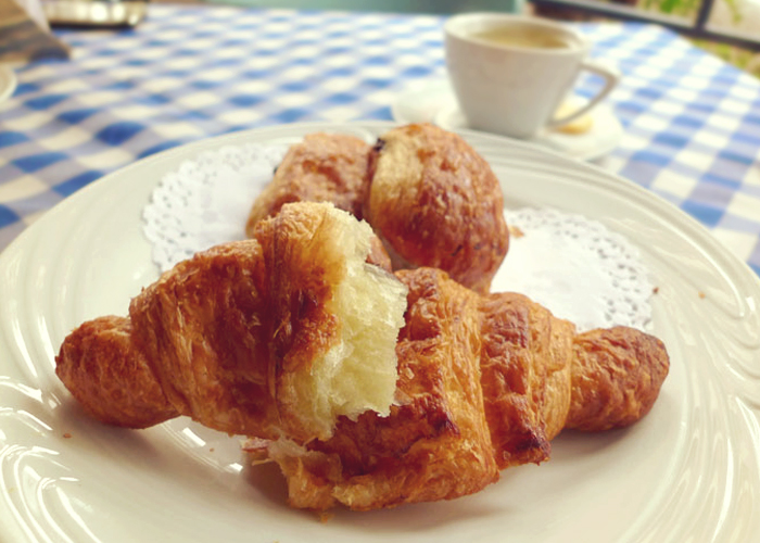 Um bom croissant para se sentir em Paris