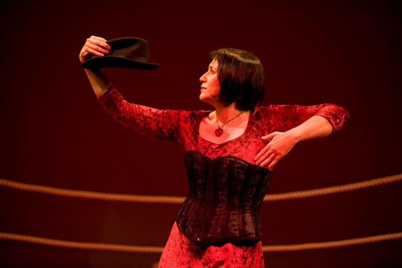 Lenya: com texto de Amir Labaki, monólogo retrata a trajetória da principal atriz do teatro brechtiano Lenya: com texto de Amir Labaki, monólogo retrata a trajetória da principal atriz do teatro brechtiano