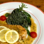 Op&ccedil;&atilde;o de carne: peito de frango ao molho de lim&atilde;o com tagliolini verde na manteiga e s&aacute;lvia