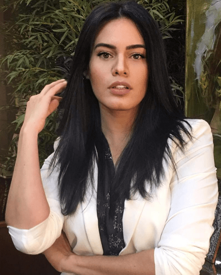 Atriz Leticia Lima dá adeus ao cabelão. Confira como ficou o novo visual