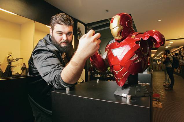 Rafael Orazi: cliente fiel e amigo dos funcionários da loja de <em>action figures</em> <strong>Limited Edition</strong> Rafael Orazi: cliente fiel e amigo dos funcionários da loja de <em>action figures</em> <strong>Limited Edition</strong>