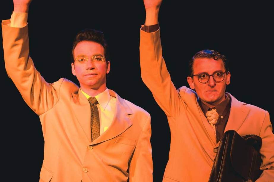 Daniel Tavares e Ed Moraes protagonizam Limpe Todo o Sangue Antes que Manche o Carpete Daniel Tavares e Ed Moraes protagonizam Limpe Todo o Sangue Antes que Manche o Carpete