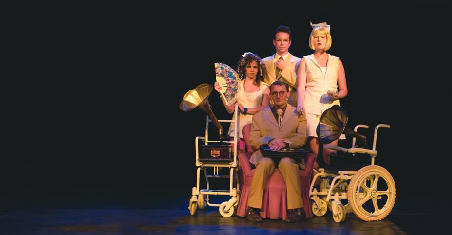 Mariah Teixeira, Daniel Tavares, Luna Martinelli e Ed Moraes: foco no absurdo Mariah Teixeira, Daniel Tavares, Luna Martinelli e Ed Moraes: foco no absurdo