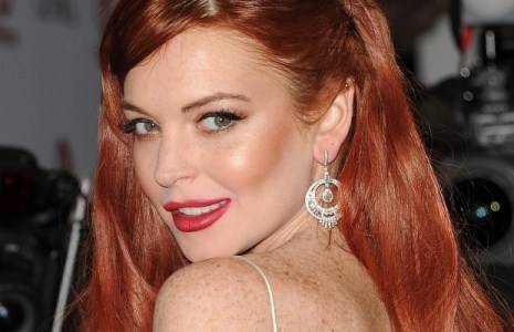 Lindsay Lohan faz piada com Harry Styles, do One Direction, e com Kristen Stewart