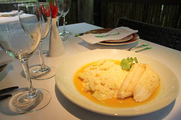 Faça em casa: Linguado ao creme de laranja e risoto de alcachofra