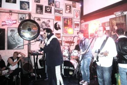 Little Darling: clássicos do rock dos anos 50, 60 e 70 Little Darling: clássicos do rock dos anos 50, 60 e 70