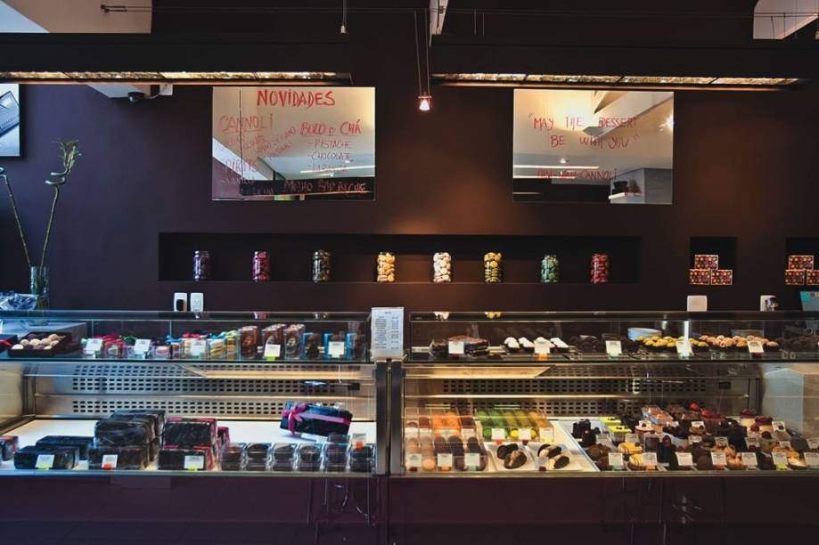 Na vitrine, um colorido show de sabores Na vitrine, um colorido show de sabores