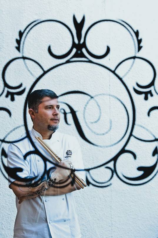 O chef Federico, que também é baterista O chef Federico, que também é baterista