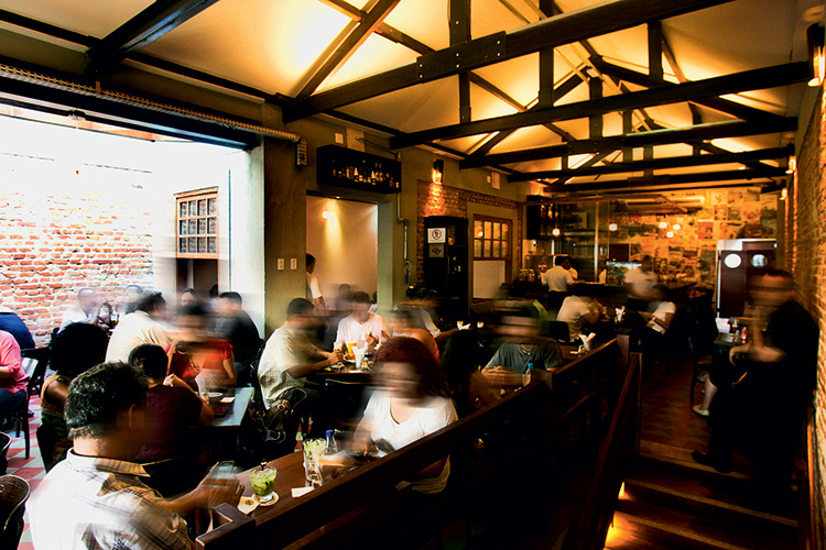 O ambiente criado no piso superior: já bastante concorrido O ambiente criado no piso superior: já bastante concorrido