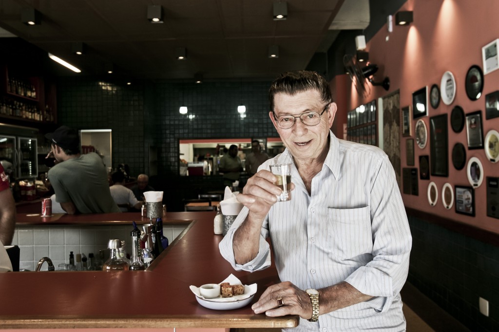 Jos&eacute; Oliveira de Almeida: dono do primeiro tempero de uma hist&oacute;ria gastron&ocirc;mica de quatro d&eacute;cadas (Foto: Mario Rodrigues)