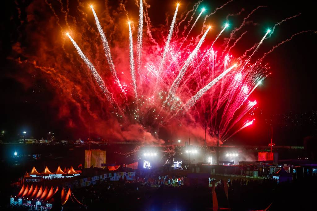 LollaBRemCasa traz clima do palco eletrônico em transmissão