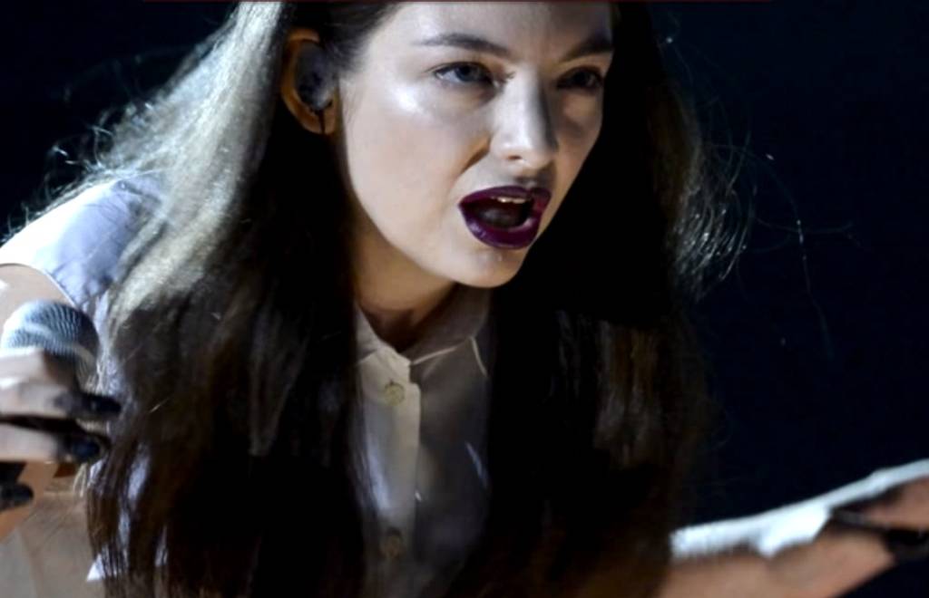 Lorde lançará maquiagens em parceria com a MAC