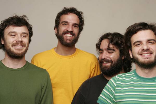 5 motivos e 1/2 para ver o show extra dos Los Hermanos hoje