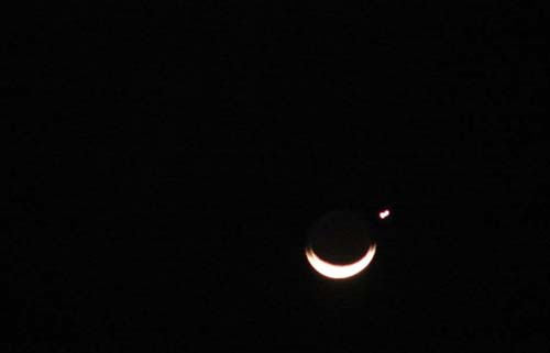 As fotos mais incríveis da conjunção de Vênus com a Lua (só que não)