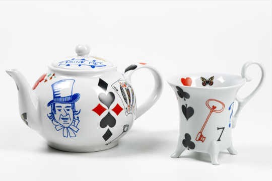 Bule e caneca criados por Luciana Pivato Bule e caneca criados por Luciana Pivato