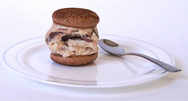 Que Seja Doce: macarons recheados com sorvete Que Seja Doce: macarons recheados com sorvete
