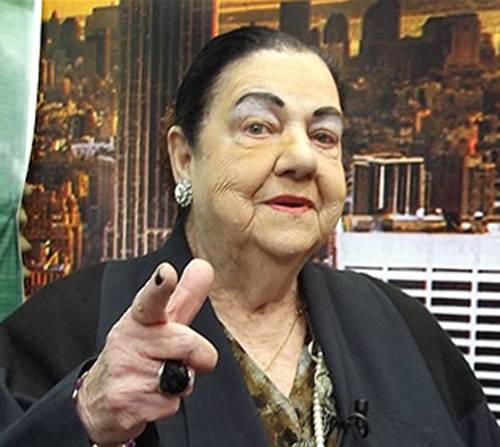 Mãe Dináh: “Fim do mundo é besteira. O que me preocupa mesmo é a Copa”