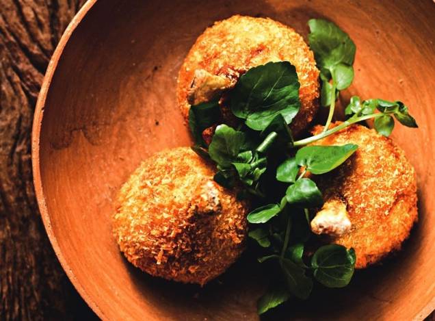 Trio de coxinhas creme com catupiry Trio de coxinhas creme com catupiry