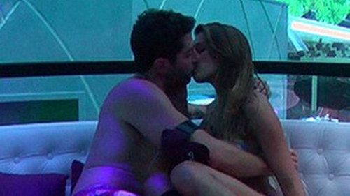 Angela e Marcelo no BBB 14: é romance ou estratégia?