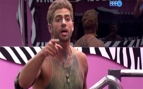 Em briga feia, Marcelo e Cássio discutem por Angela e vidro do quarto do líder do BBB 14 é quebrado