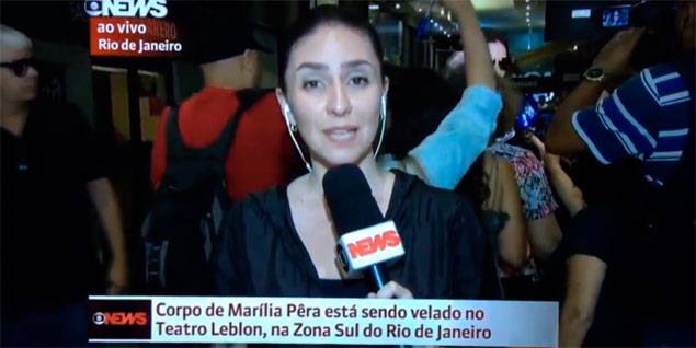 Repórter da Globo News troca o nome de Marília Pêra e internet não perdoa