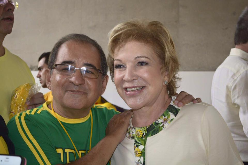 Marta Suplicy é hostilizada em manifestação contra governo; senadora diz que recebeu “carinho dos manifestantes”