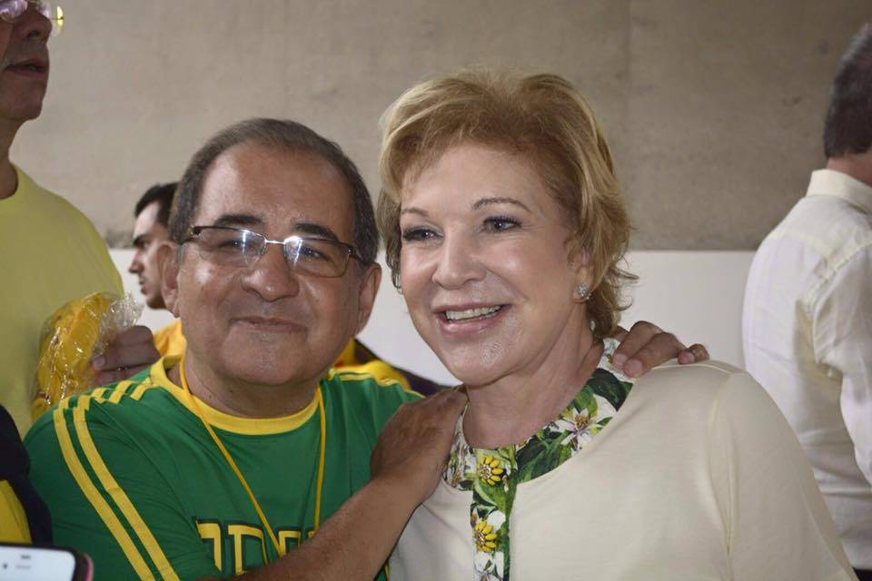 Marta Suplicy é hostilizada em manifestação contra governo; senadora diz que recebeu “carinho dos manifestantes”