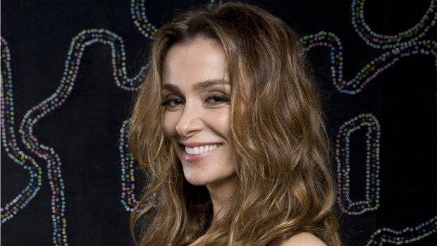 “Homem tem medo de mulher alta”, diz Mônica Martelli